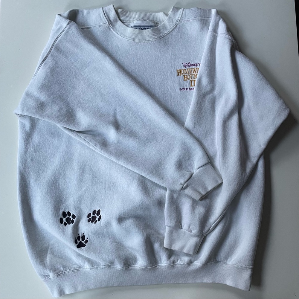 Large Disney White Crewneck *CUTE* *COMFORTABLE*